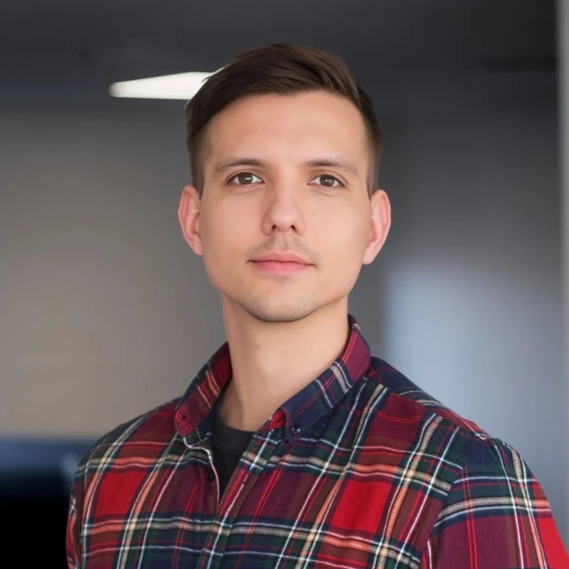 Portrait of Edgars Lipenitis, founder of DeepBlue Advisory